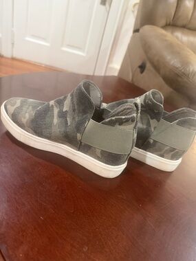 Soda Camouflage Slip-On Sneakers in Olive Green and White